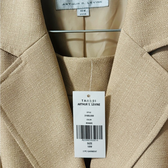TAHARI ARTHUR S.LEVINE  2 piece Women’s pants suit Size 18W color Khaki … - Picture 5 of 6